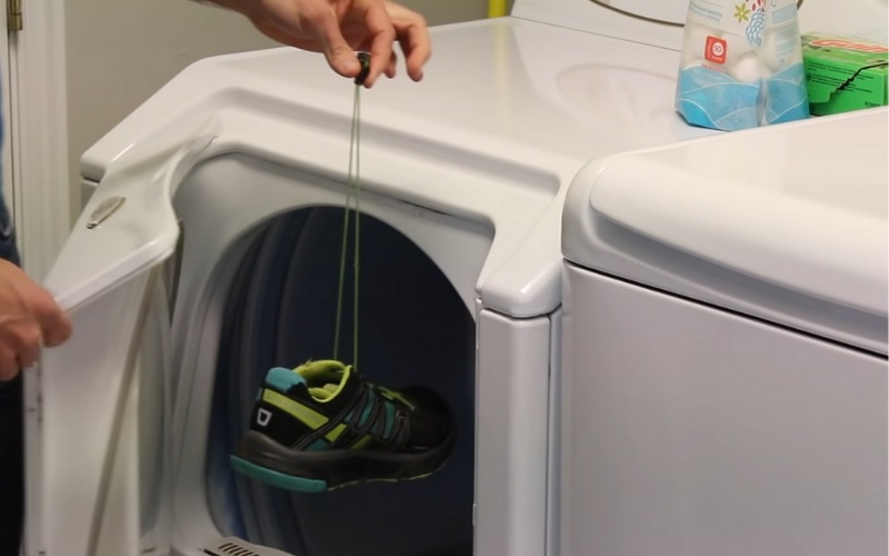 How to dry tennis shoes in the dryer