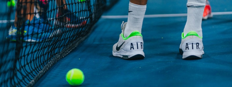 tennis shoes, tennis shoes features