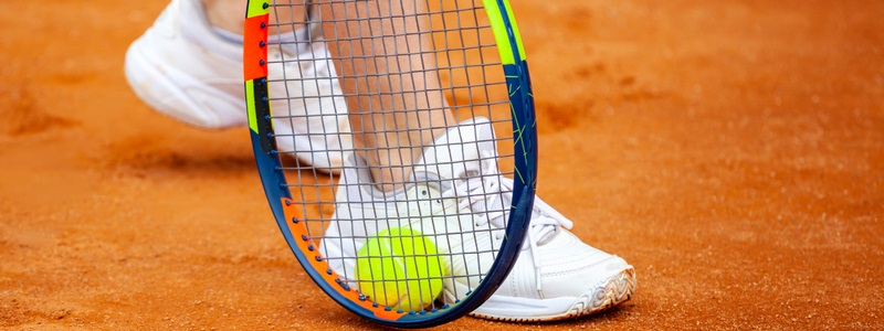 can-tennis-shoes-cause-hip-pain-detailed-guide-2023