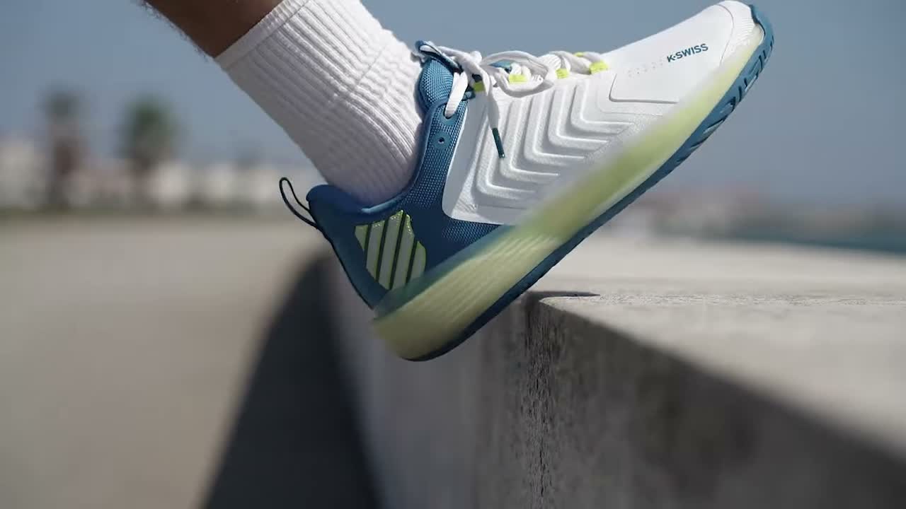 Forefoot of a K-Swiss Ultrashot 3 flexing under load on court